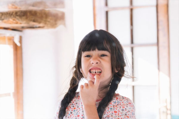 علت و درمان سیاهی دندان کودکان