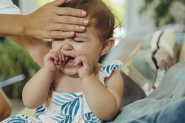 آیا دندان درآوردن نوزاد تب دارد